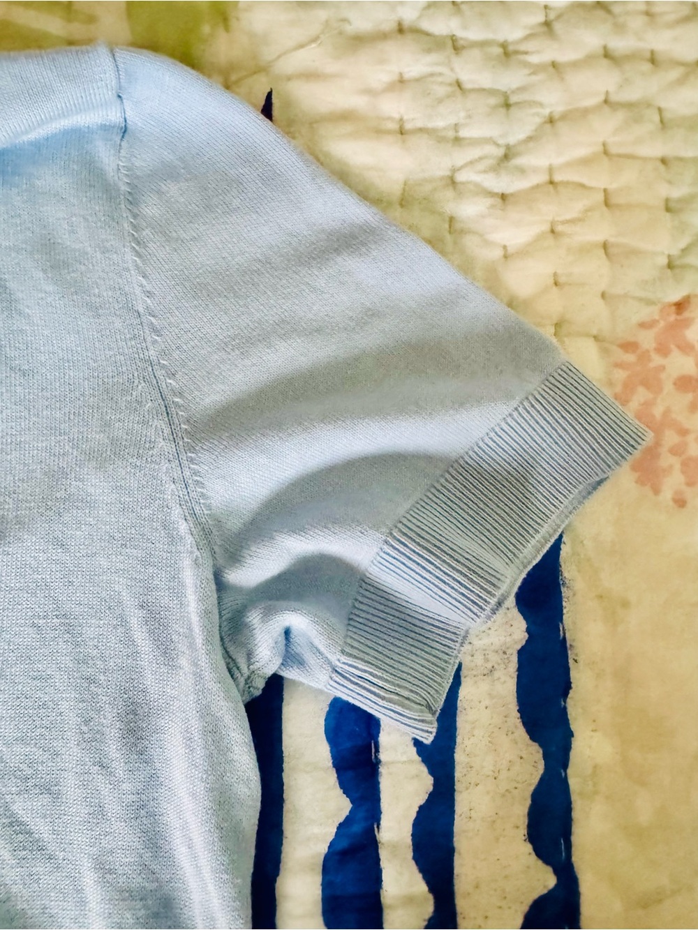 Banana Republic Forever Icy Light Blue Short Sleeve Sweater Tee Size M